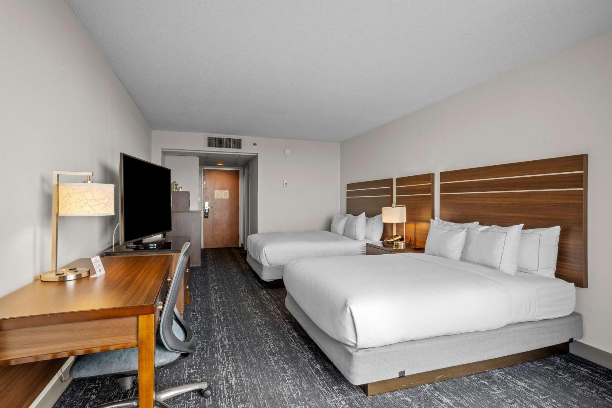 Doubletree By Hilton Atlantic Beach Oceanfront Exterior photo
